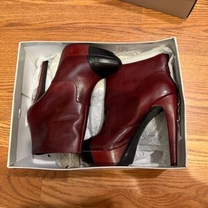 Jessica Simpson Burgundy and Black Heeled Boots